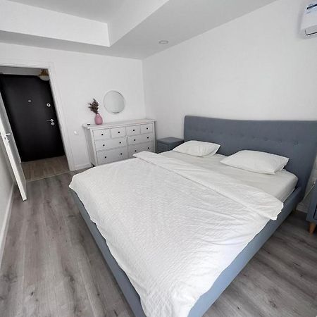 Cosmopolis Bliss: Your Home Away From Home Stefanestii de Jos Exterior photo