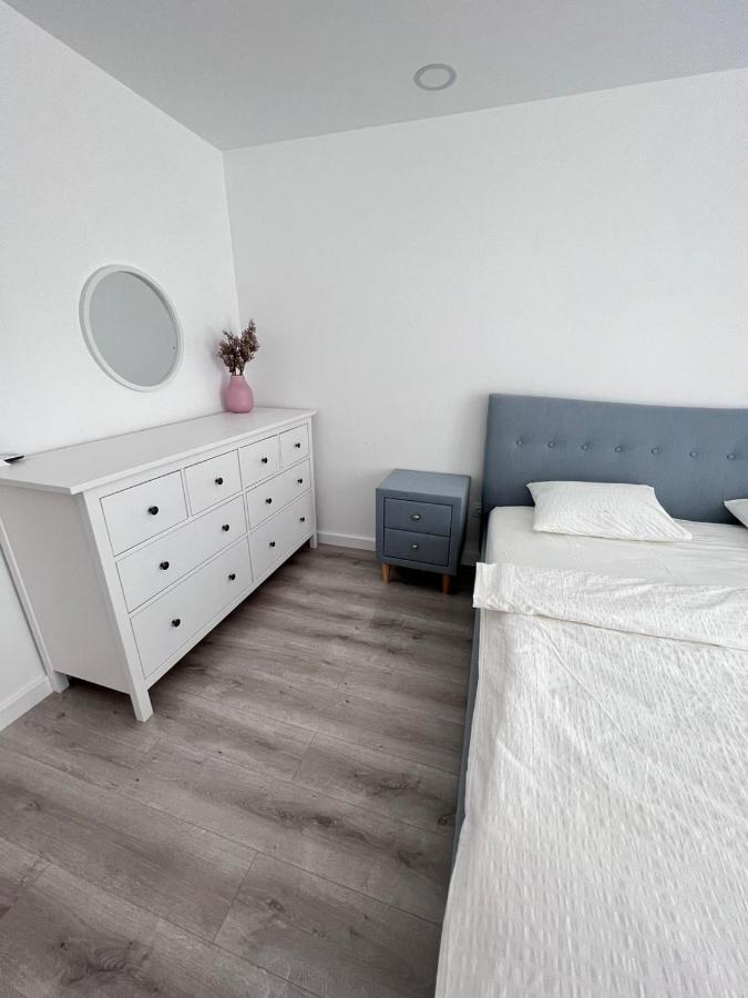 Cosmopolis Bliss: Your Home Away From Home Stefanestii de Jos Exterior photo